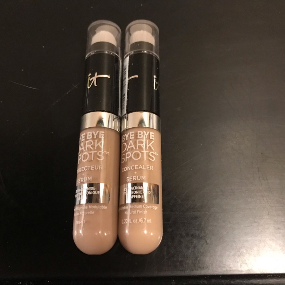 It Cosmetics Bye Bye Dark Spots Concealer - Cream in Light Cool Color.
